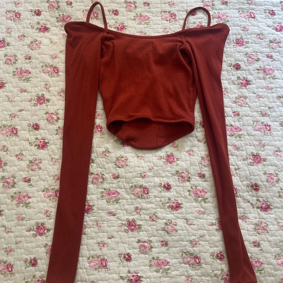 urban outfitters off-the-shoulder top - Picture 3 of 4